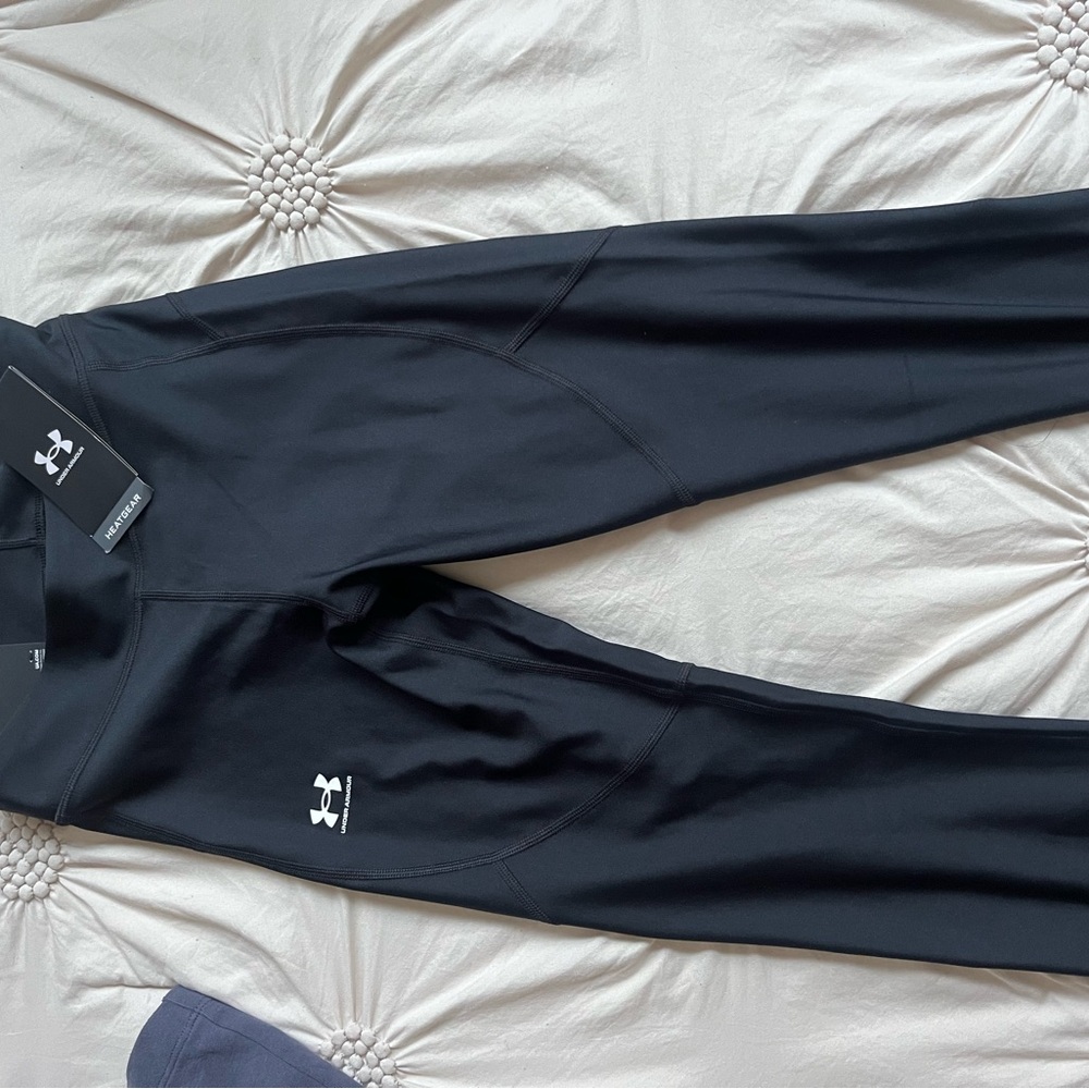 Size small brand new tags on black under Armour leggings